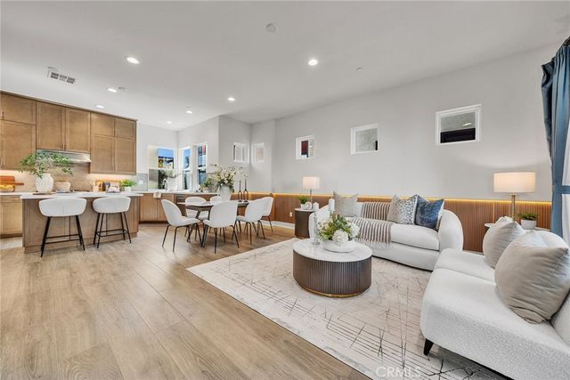 347 Novel, Irvine
