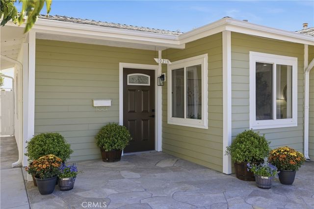 10216 Owensmouth, Chatsworth