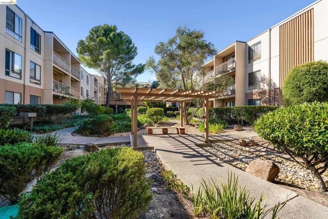 490 N Civic Dr # 322, Walnut Creek