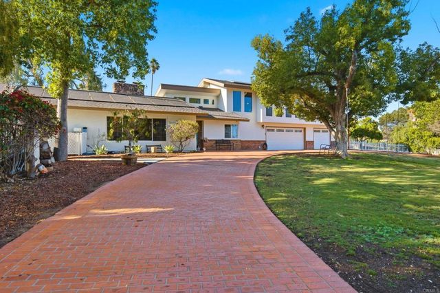 10510 Grandview Drive, La Mesa