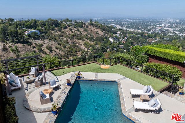 3711 Beverly Ridge Drive, Los Angeles