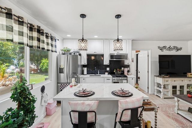 13126 Silver Saddle Lane, Poway