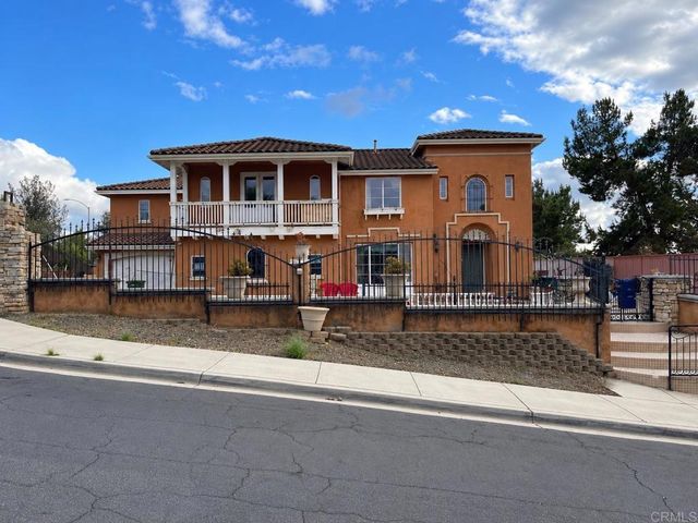 303 Amparo Drive, Escondido
