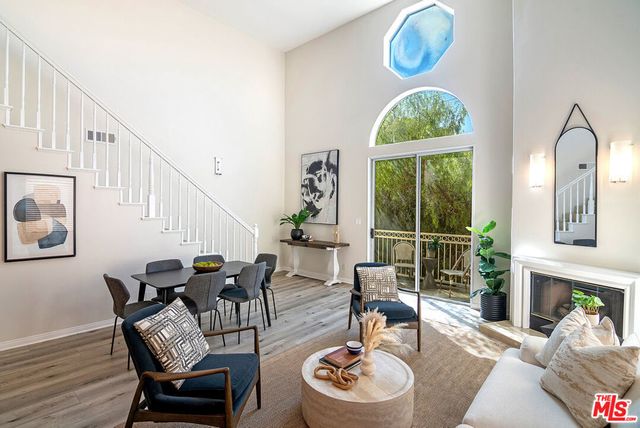 1211 S Shenandoah Street # 304, Los Angeles