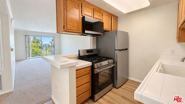 4501 Cedros Avenue # 201, Sherman Oaks
