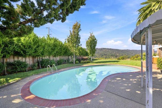 1245 Laurel Hill Drive, San Mateo