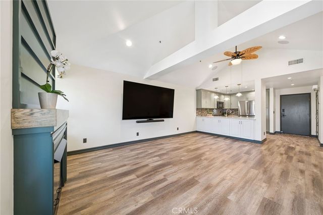 2563 Plaza Del Amo # 404, Torrance