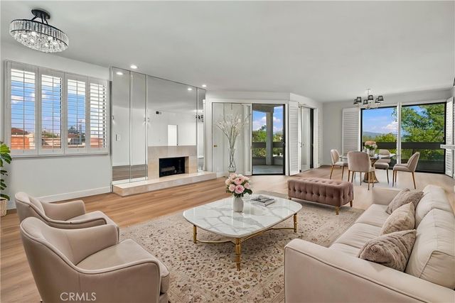 17140 Burbank # 207, Encino