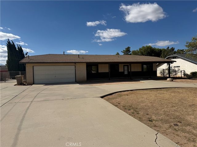 6830 Summit Valley Road, Hesperia