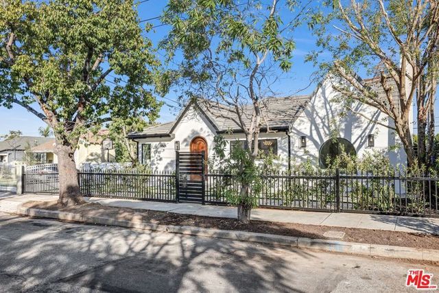 11404 Biona Drive, Los Angeles