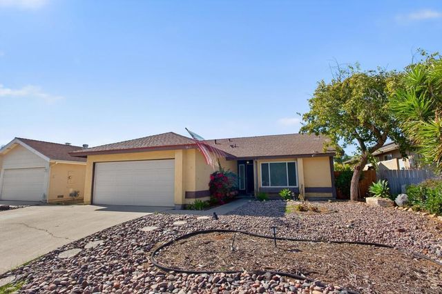 1461 Autumn Woods Pl, Escondido