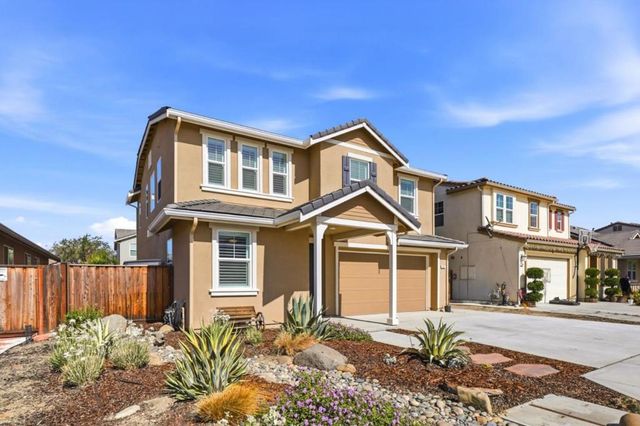 885 Fulton Way, Hollister