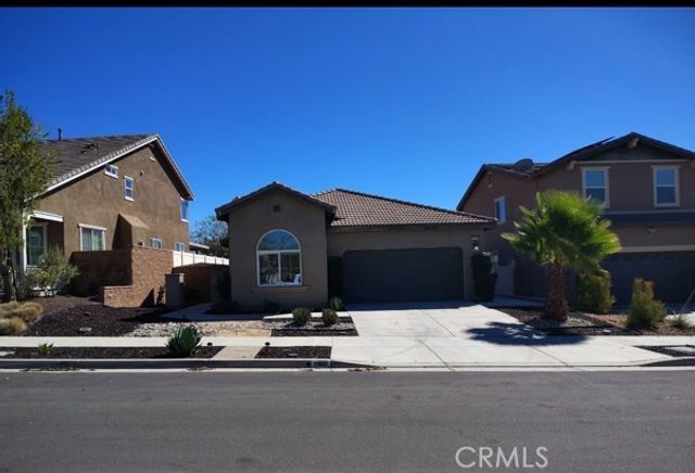 31869 Straw Lily, Murrieta