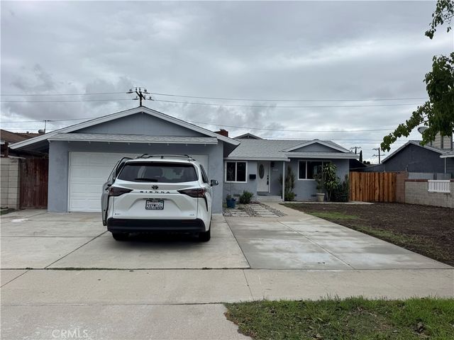 10271 Garrett, Stanton