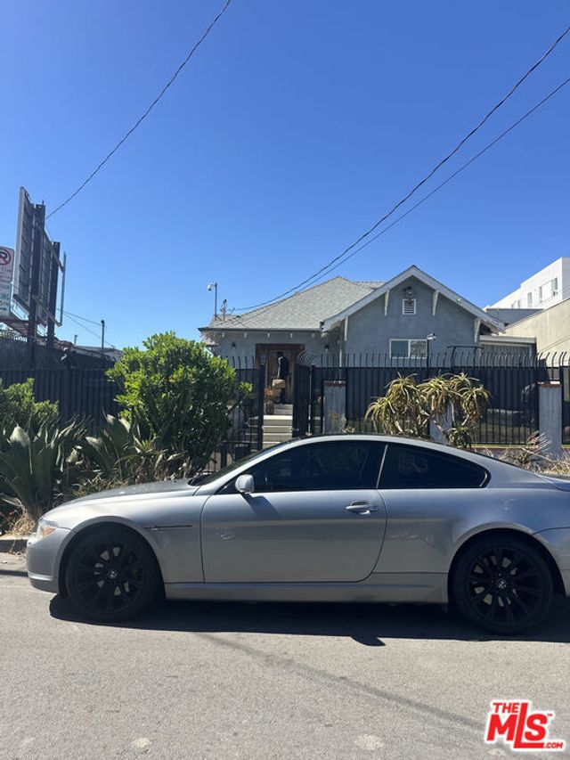 305 N Westmoreland Avenue, Los Angeles