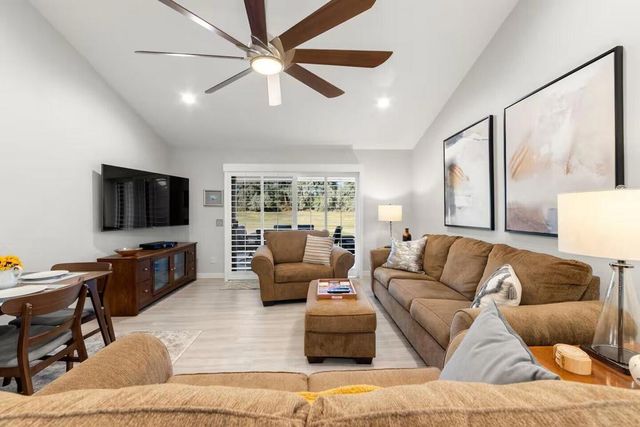 40889 Inverness Way, Palm Desert