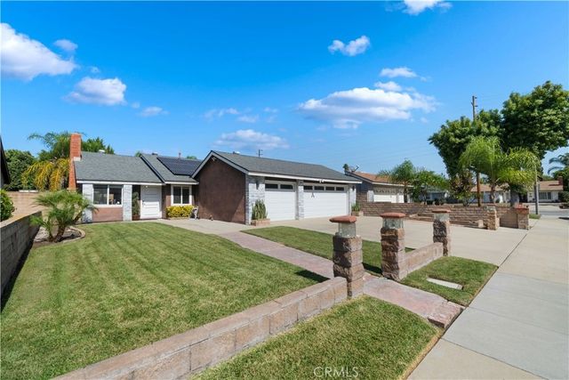 1010 Maple Court, Ontario