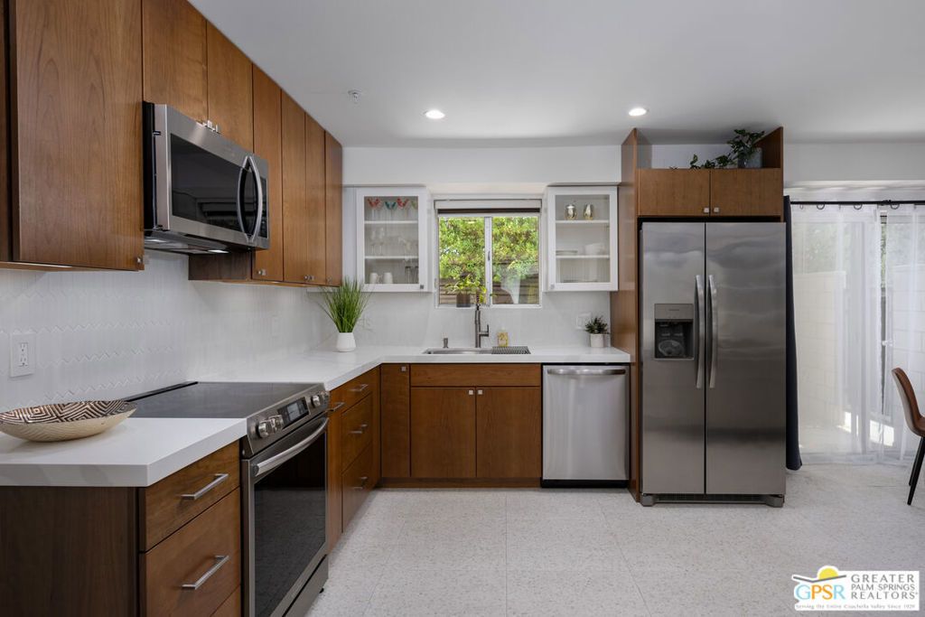 588 E San Lorenzo Road # 107, Palm Springs