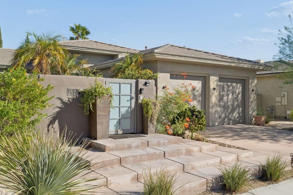1622 Julia Court, Palm Springs