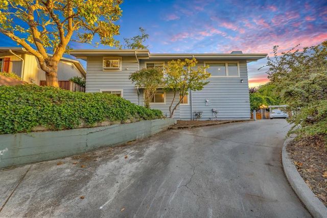 130 Goss Avenue, Santa Cruz