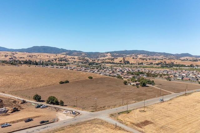 120 Enterprise Road, Hollister