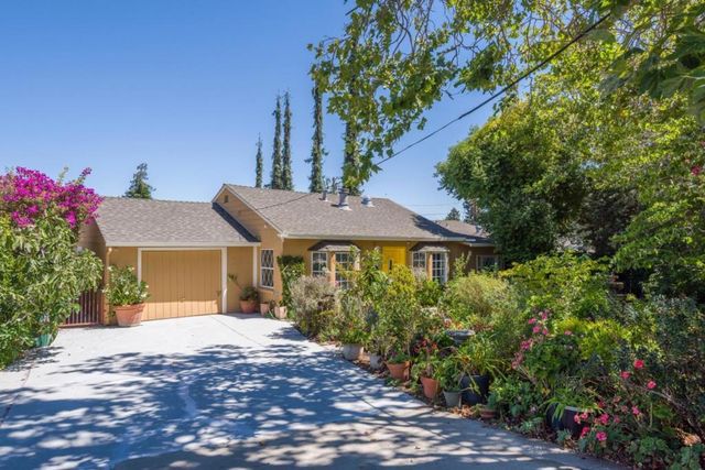831 Canyon Road, Redwood City