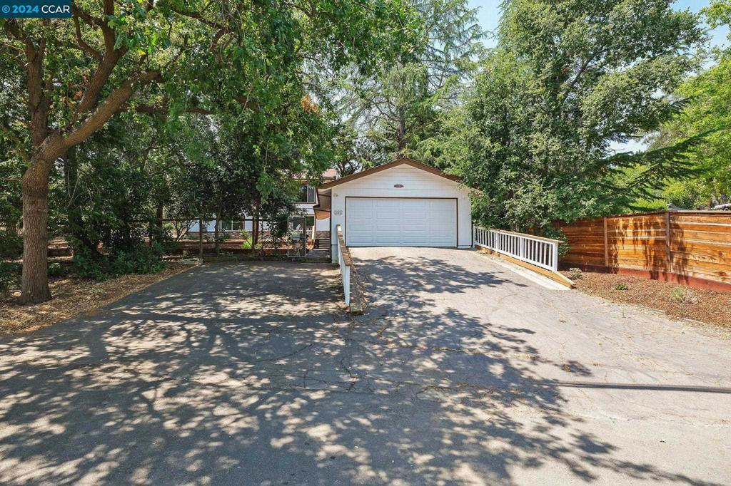 Photo of Listing #41065670