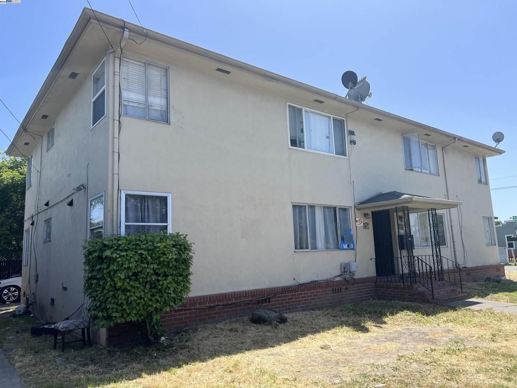 10926 Bancroft Ave, Oakland