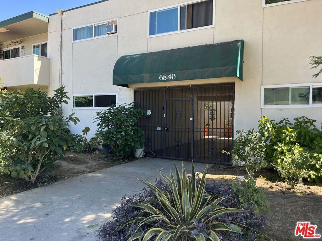 6840 Kester Avenue, Van Nuys