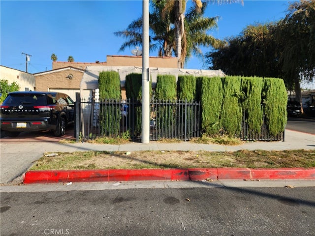 5421 Everett Avenue, Maywood