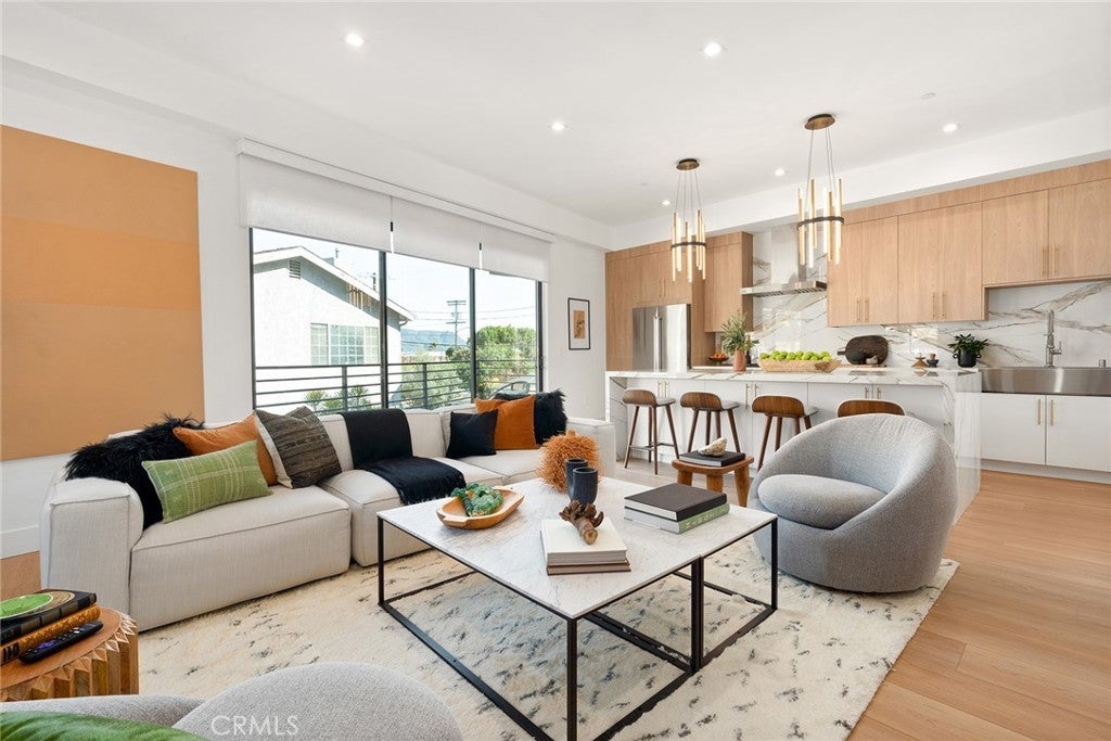 Photo of Listing #SR25015482