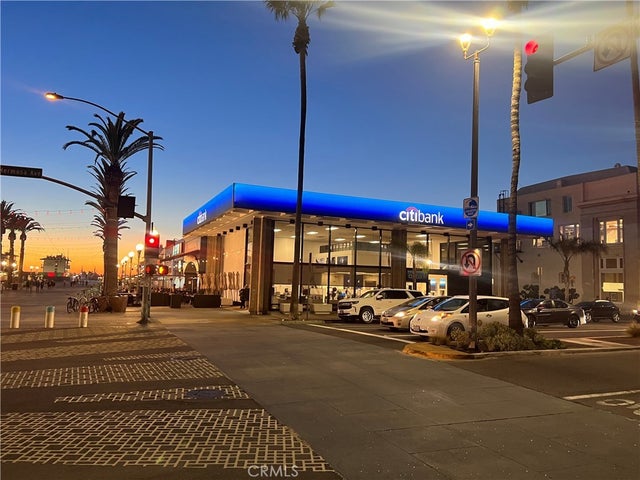 81 Pier Avenue, Hermosa Beach.