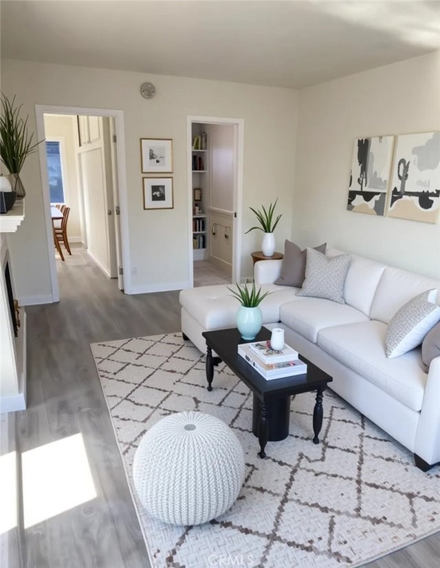 121 S Oxford Avenue, Los Angeles