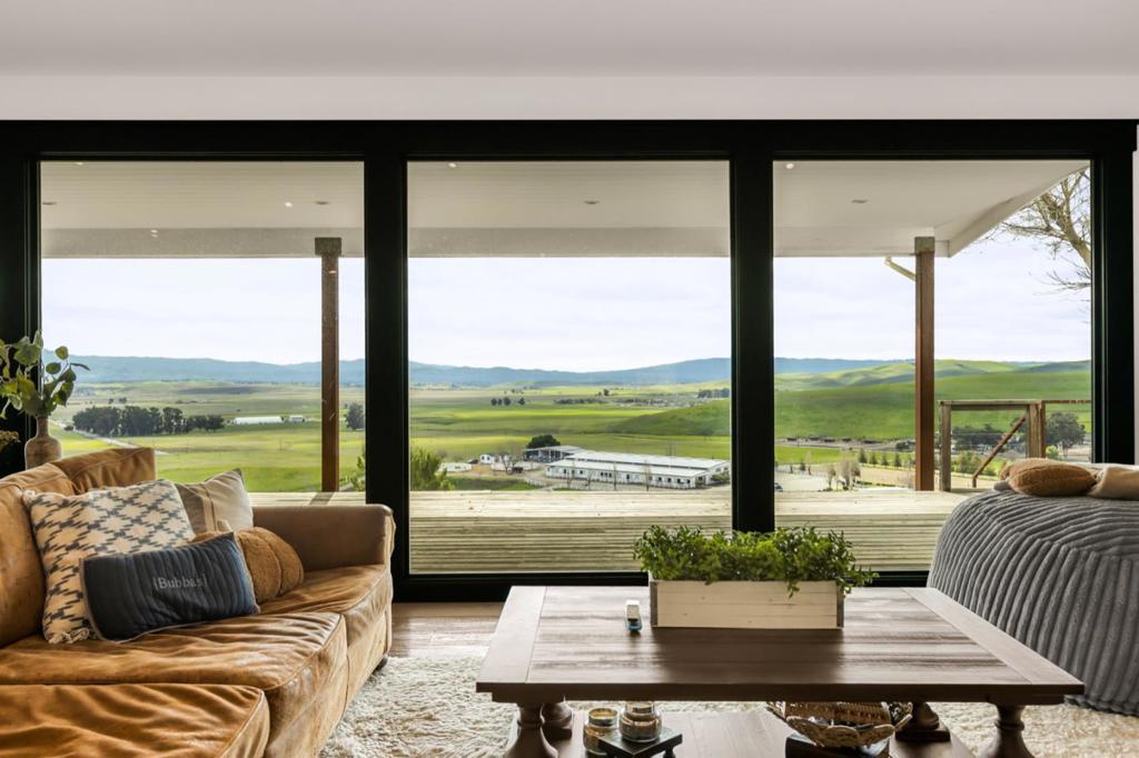 Photo of Listing #ML81996073