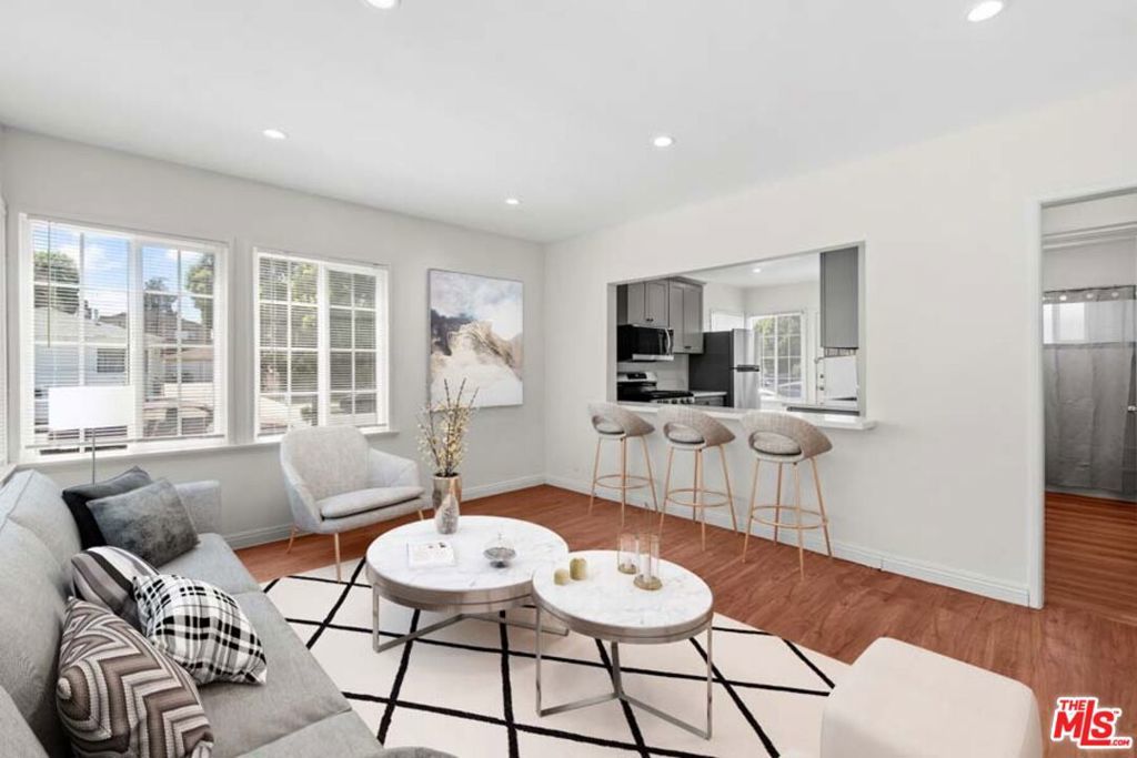 Photo of Listing #25528139