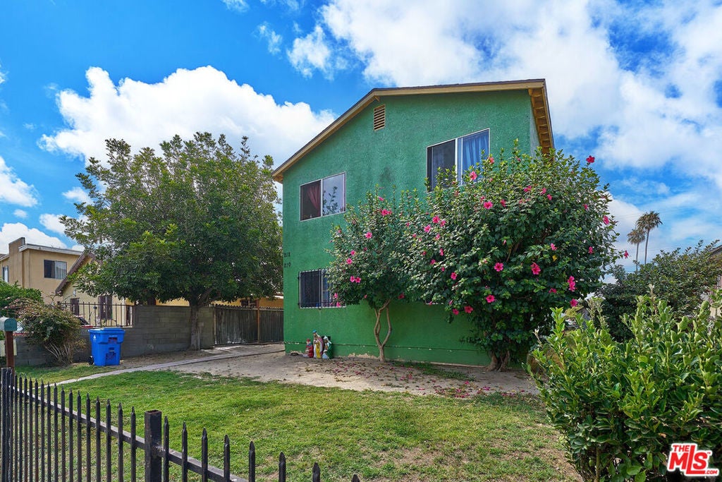 Photo of Listing #25529477