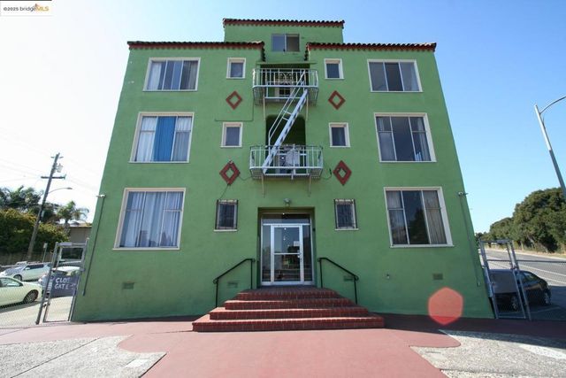 1458 E 33rd Street, Oakland