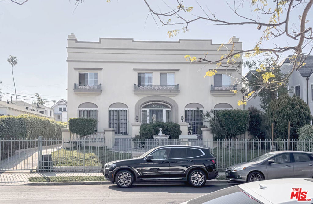 Photo of Listing #25533375