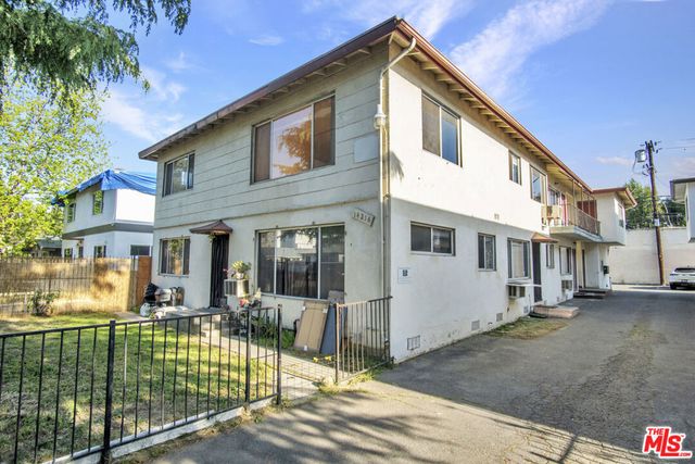 14216 Calvert Street, Van Nuys