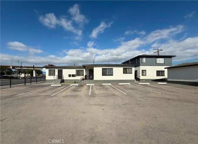 124 W Rosecrans Ave, Compton