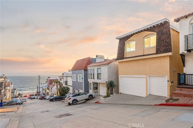 217 43rd Street, Manhattan Beach.