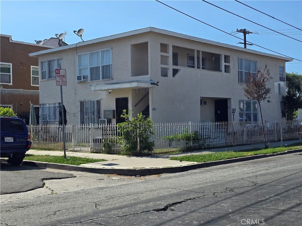 301 Magnolia Street, Compton
