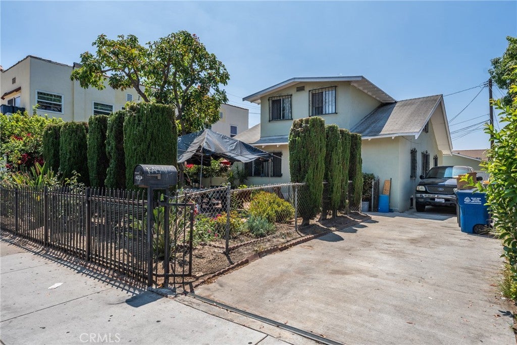 2508 Saturn Avenue, Huntington Park
