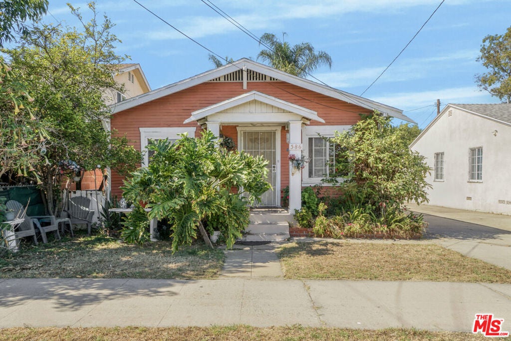 586 Macarthur Avenue, San Pedro
