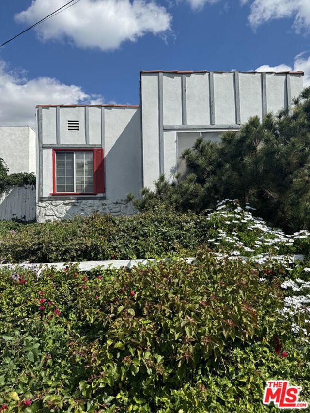 924 N Chester Avenue, Inglewood