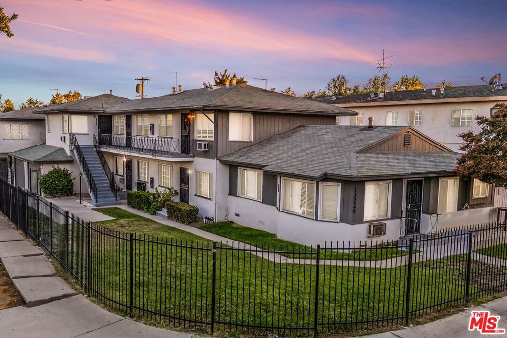 Photo of Listing #25566573