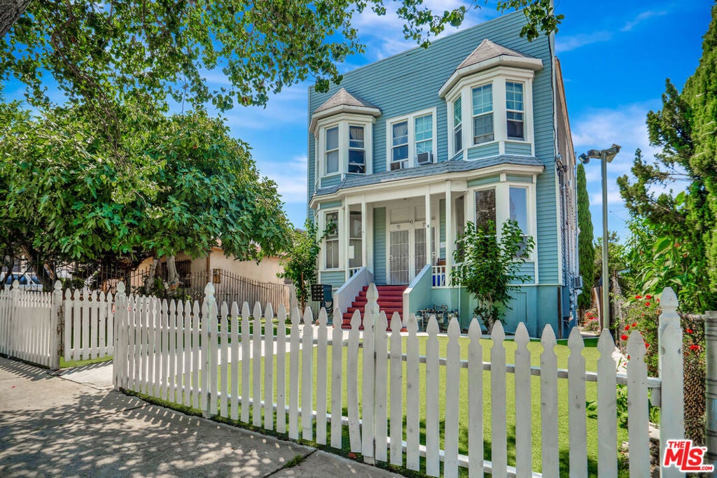 Photo of Listing #25569891