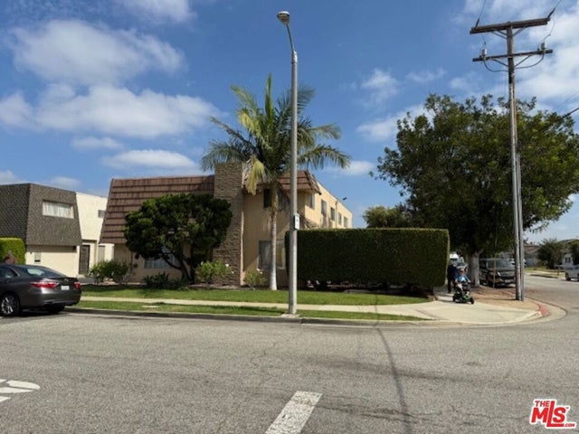 2015 157th Street, Gardena