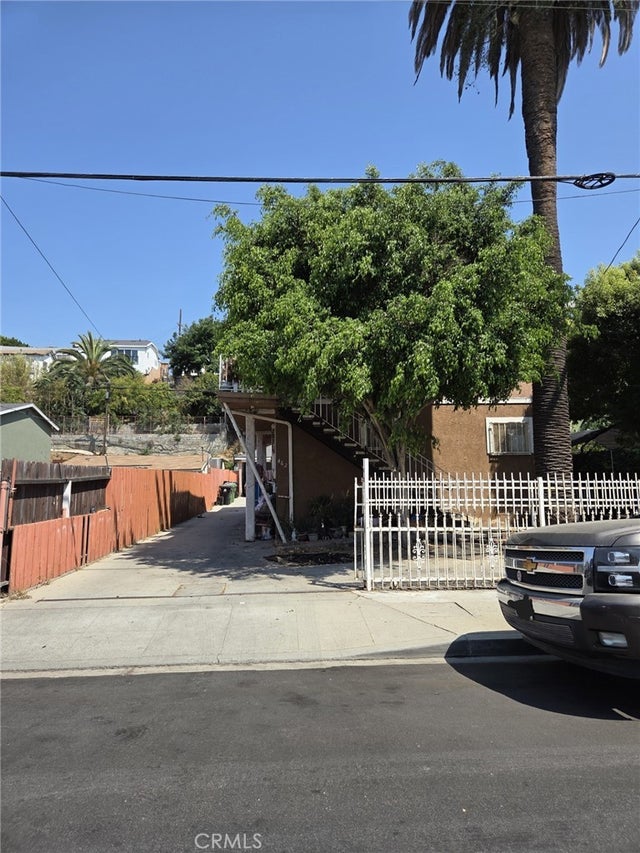 462 Bernal Avenue, Los Angeles