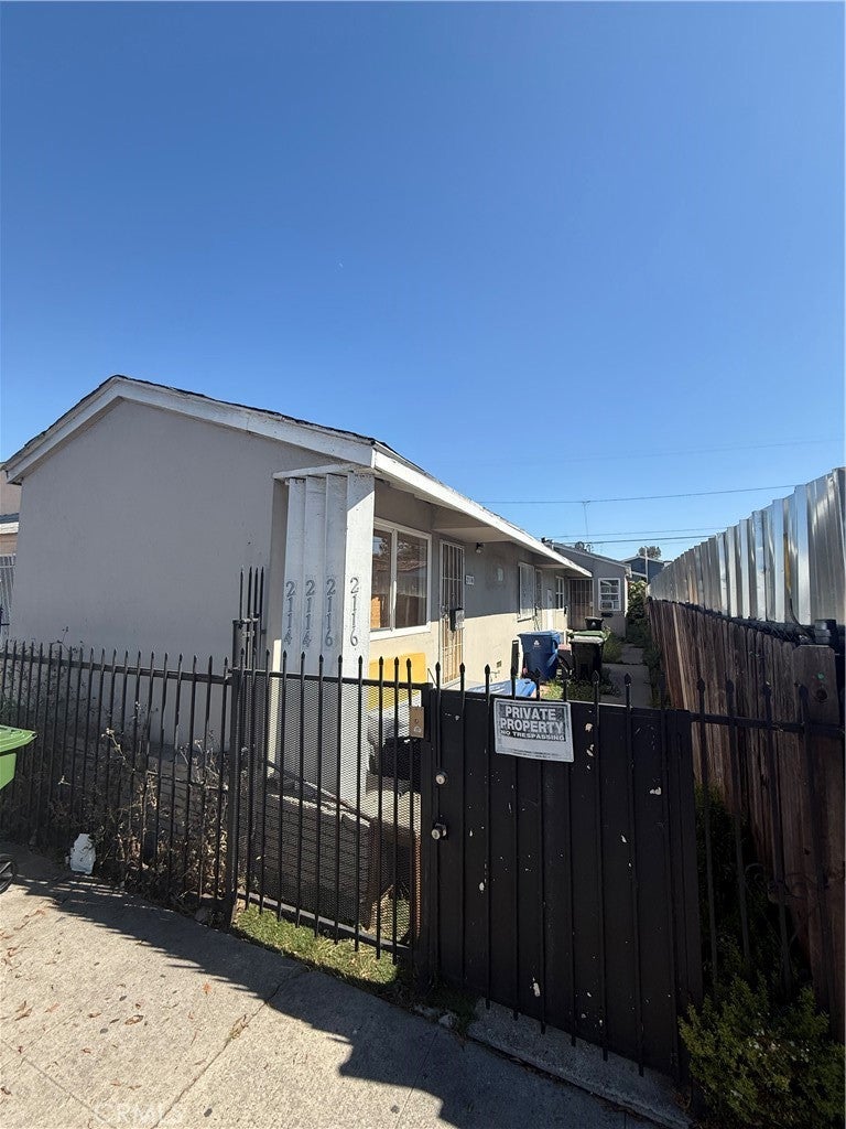2114 Florence Avenue, Los Angeles